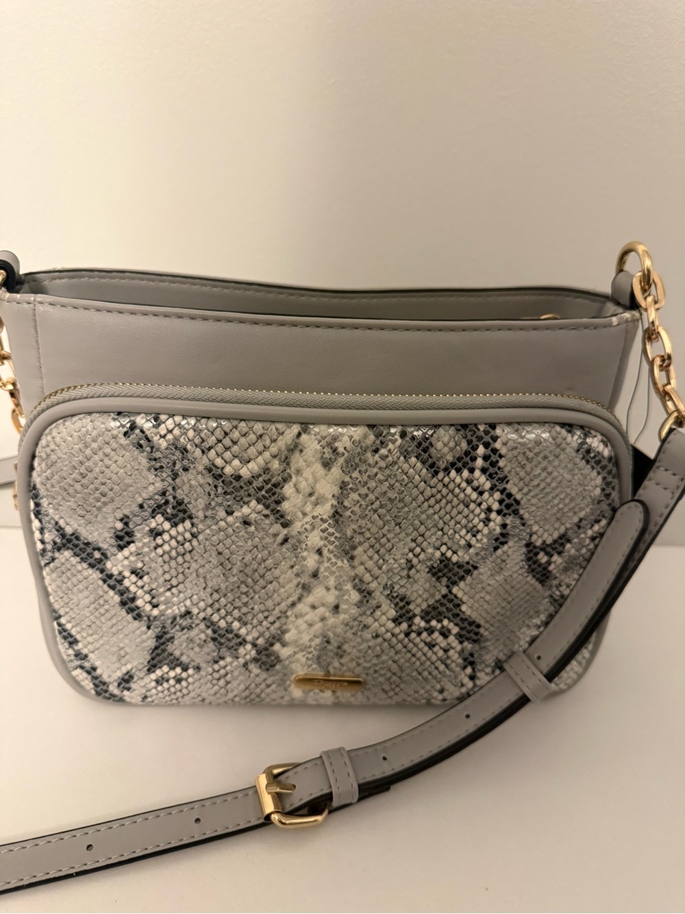 Dune Gray Snake-Print Crossbody Bag with Gold Chain Accents - Picture 3 of 16